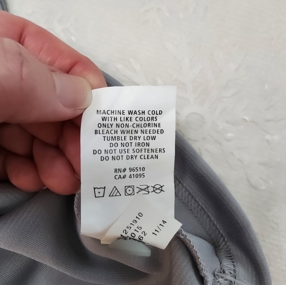 Under Armour Boys Size YL  Gray Loose Heatgear UA Baseball . - Picture 9 of 9